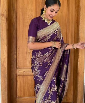 Wine silk blend banarasi saree with unstitched blouse piece 4