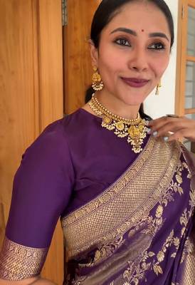 Wine silk blend banarasi saree with unstitched blouse piece 5