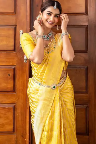 Yellow silk blend banarasi saree with unstitched blouse piece