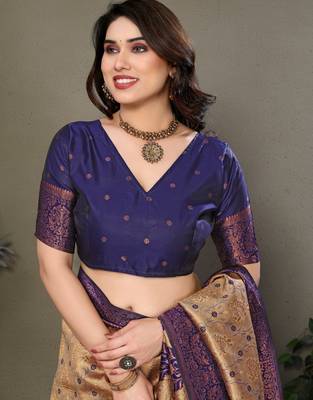 Cream blue silk blend banarasi saree with unstitched blouse piece 5