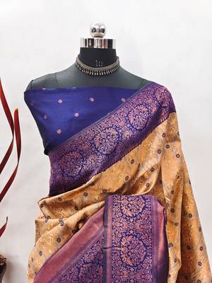 Crem neavy blue silk blend banarasi saree with unstitched blouse piece 2