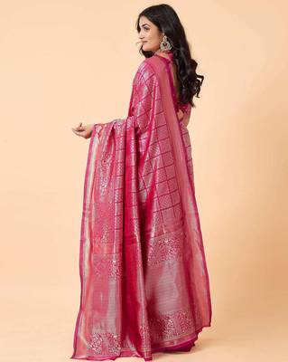 Pink silk blend banarasi saree with unstitched blouse piece 5