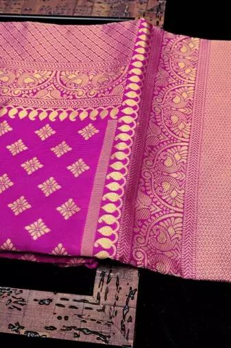 Pink silk blend banarasi saree with unstitched blouse piece