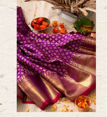 Pink silk blend banarasi saree with unstitched blouse piece 4