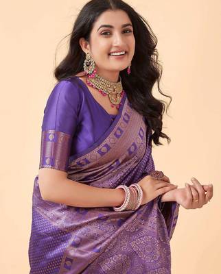 Blue silk blend banarasi saree with unstitched blouse piece 3