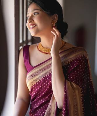 Purple silk blend banarasi saree with unstitched blouse piece 3