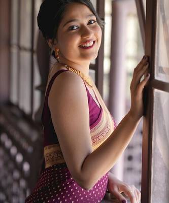 Purple silk blend banarasi saree with unstitched blouse piece 4