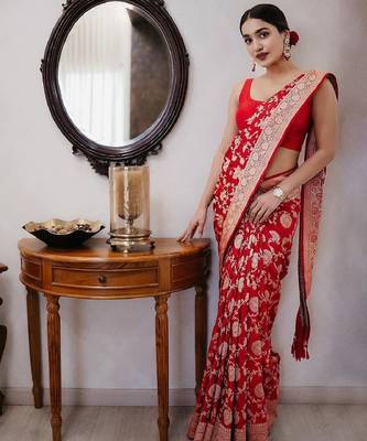 Red silk blend banarasi saree with unstitched blouse piece 1