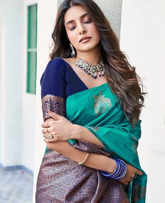 Teal green silk blend banarasi saree with unstitched blouse piece 5
