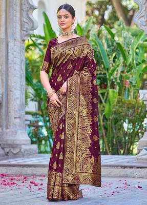 Purple silk blend banarasi saree with unstitched blouse piece 5