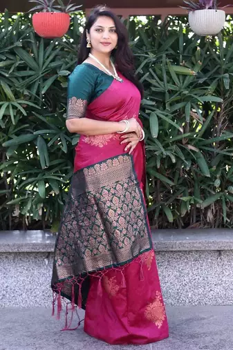 Pink green silk blend banarasi saree with unstitched blouse piece