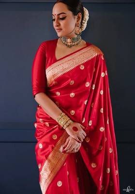 Red silk blend banarasi saree with unstitched blouse piece 1