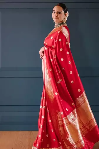 Red silk blend banarasi saree with unstitched blouse piece