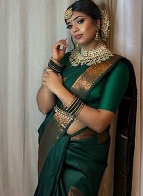 Green silk blend banarasi saree with unstitched blouse piece 1