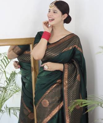 Green silk blend banarasi saree with unstitched blouse piece 3