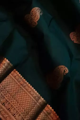 Green silk blend banarasi saree with unstitched blouse piece