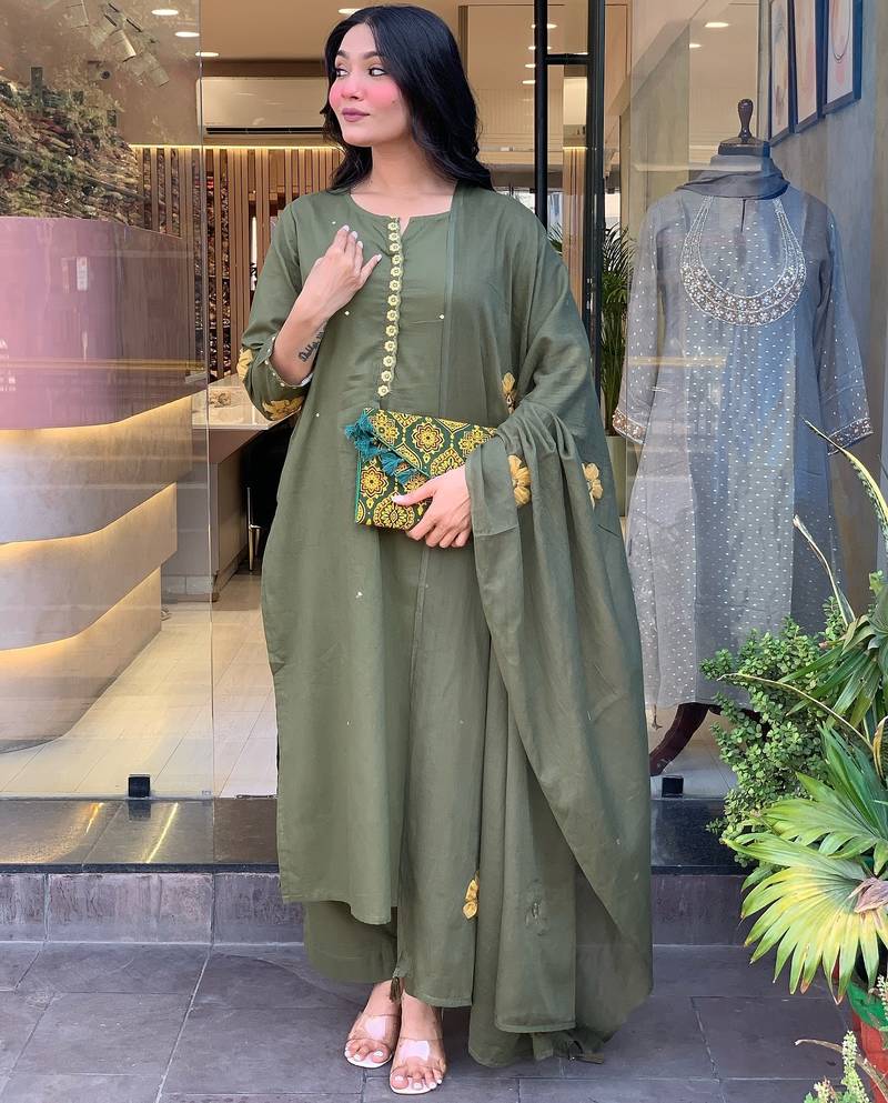 Women's chanderi silk sequin embroidered mehendi kurta pant set with chanderi silk dupatta