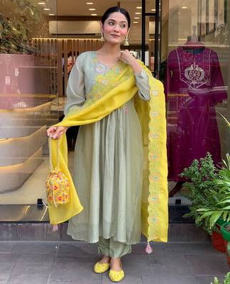 Women's parampara silk sequin embroidered olive green kurta pant set with organza dupatta 4