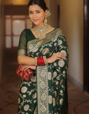 Green silk blend banarasi saree with unstitched blouse piece 1