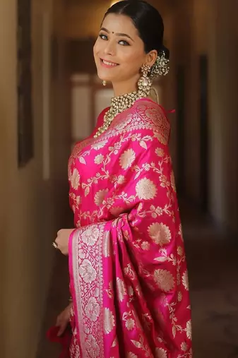 Pink silk blend banarasi saree with unstitched blouse piece