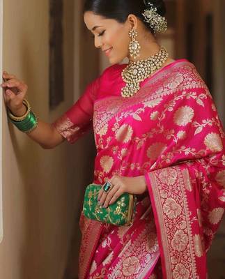 Pink silk blend banarasi saree with unstitched blouse piece 5