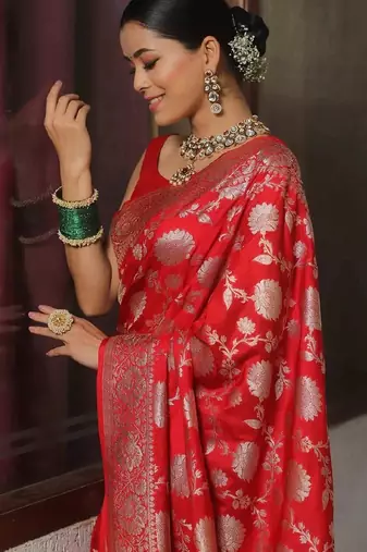 Red silk blend banarasi saree with unstitched blouse piece