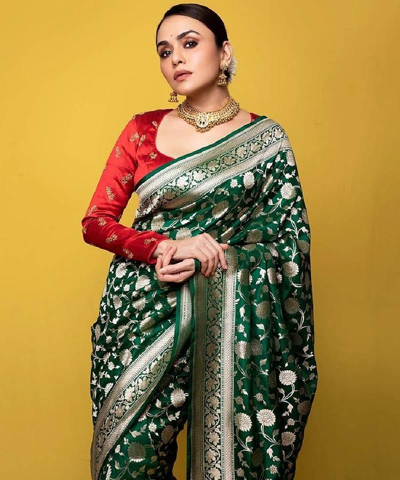 Green red soft silk blend banarasi jacuard work designer party wear saree with unstitched blouse piece