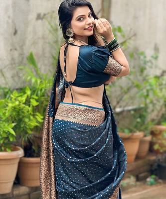 Mor[pich silk blend banarasi saree with unstitched blouse piece 3