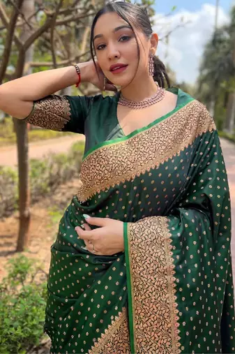 Green silk blend banarasi saree with unstitched blouse piece