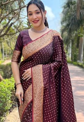Maroon silk blend banarasi saree with unstitched blouse piece 2