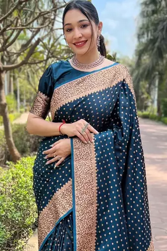 Morpich silk blend banarasi saree with unstitched blouse piece