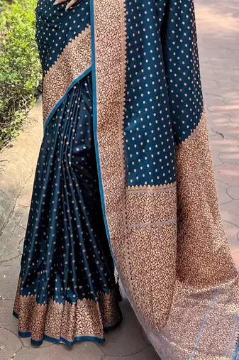 Morpich silk blend banarasi saree with unstitched blouse piece