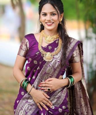 Purple silk blend banarasi saree with unstitched blouse piece 4
