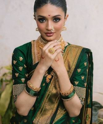 Green silk blend banarasi saree with unstitched blouse piece 2