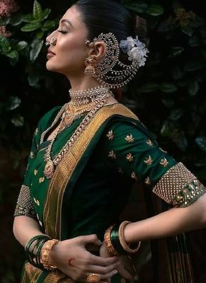Green silk blend banarasi saree with unstitched blouse piece 3
