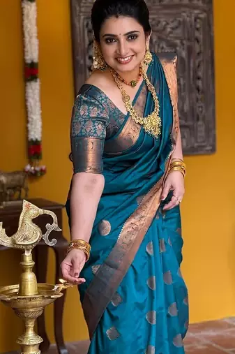 Rama silk blend banarasi saree with unstitched blouse piece