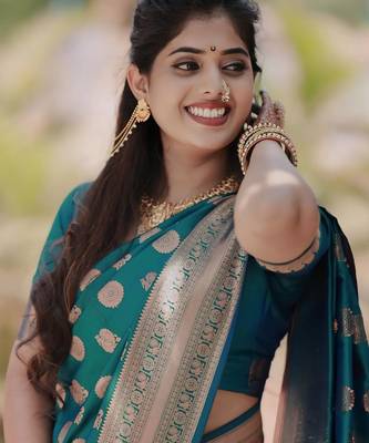 Rama silk blend banarasi saree with unstitched blouse piece 3