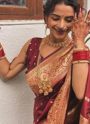 Maroon silk blend banarasi saree with unstitched blouse piece 5