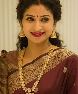 Maroon silk blend banarasi saree with unstitched blouse piece 2