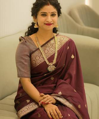 Maroon silk blend banarasi saree with unstitched blouse piece 5