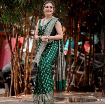 Green silk blend banarasi saree with unstitched blouse piece 1