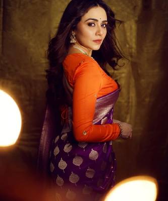 Purple silk blend banarasi saree with unstitched blouse piece 5