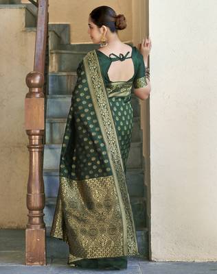 Green silk blend banarasi saree with unstitched blouse piece 3