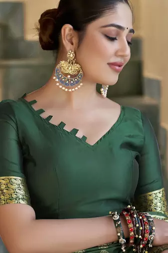 Green silk blend banarasi saree with unstitched blouse piece