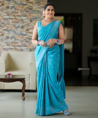 Sky blue silk blend banarasi saree with unstitched blouse piece 5