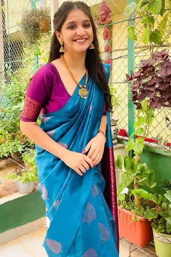 Rama purple silk blend banarasi saree with unstitched blouse piece