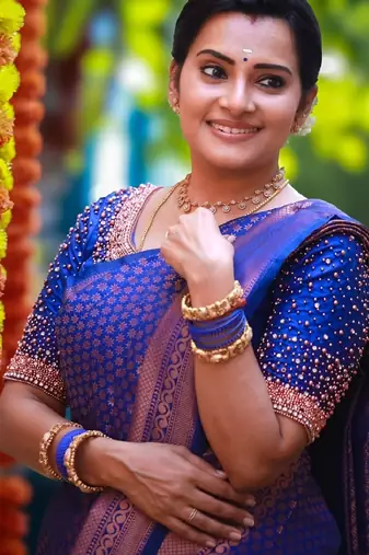 Royal blue silk blend banarasi saree with unstitched blouse piece