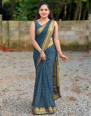 Morpich silk blend banarasi saree with unstitched blouse piece 1