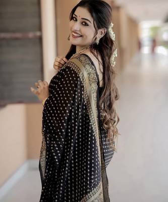 Black silk blend banarasi saree with unstitched blouse piece 4