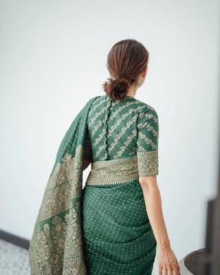 Green silk blend banarasi saree with unstitched blouse piece 4